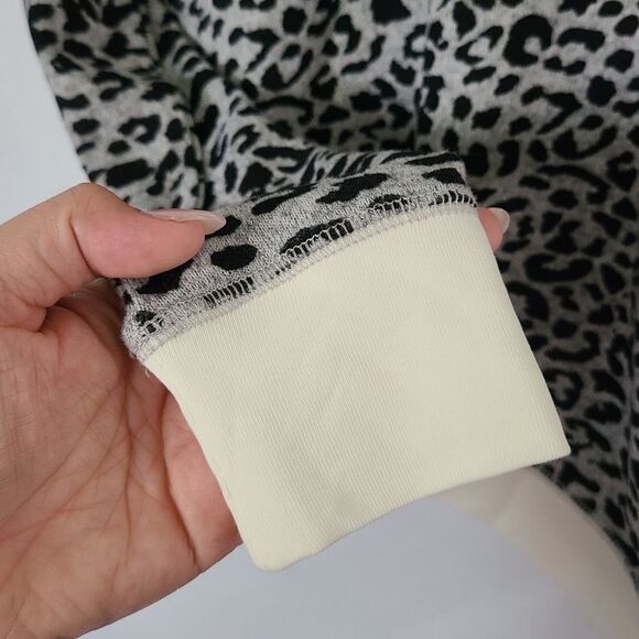 Zyia Leopard Print Sweatshirt Long Sleeve Crew sz Large - Picture 5 of 7